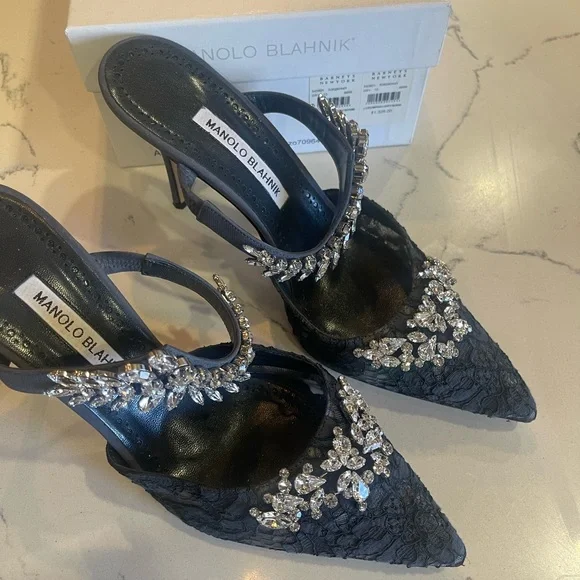 Manolo Blahnik Lurum Crystal-Embellished Lace Mules - Size 40 - Picture 2 of 5